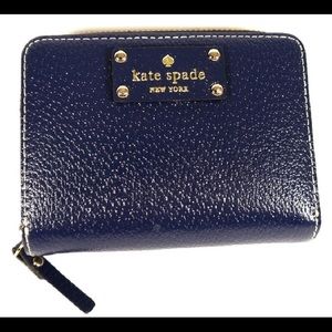Kate Spade
Navy Blue Cara Wellesley